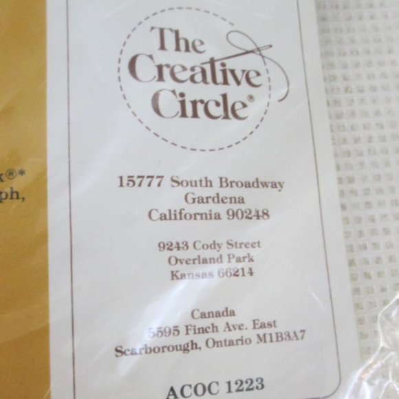 NIP Rainbow Hard Plastic Canvas LGBTQ Craft Kit Eyeglasses - Picture 4 of 7